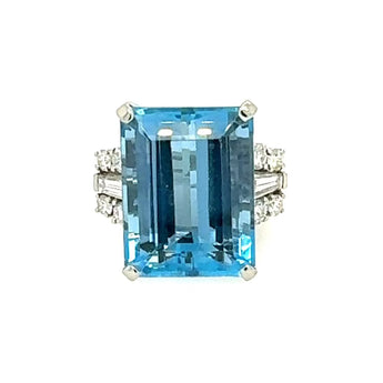 18.40 carat emerald-cut aquamarine and diamond ring in platinum – front view