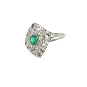 Side profile of Art Deco ring with Colombian emerald and diamond details